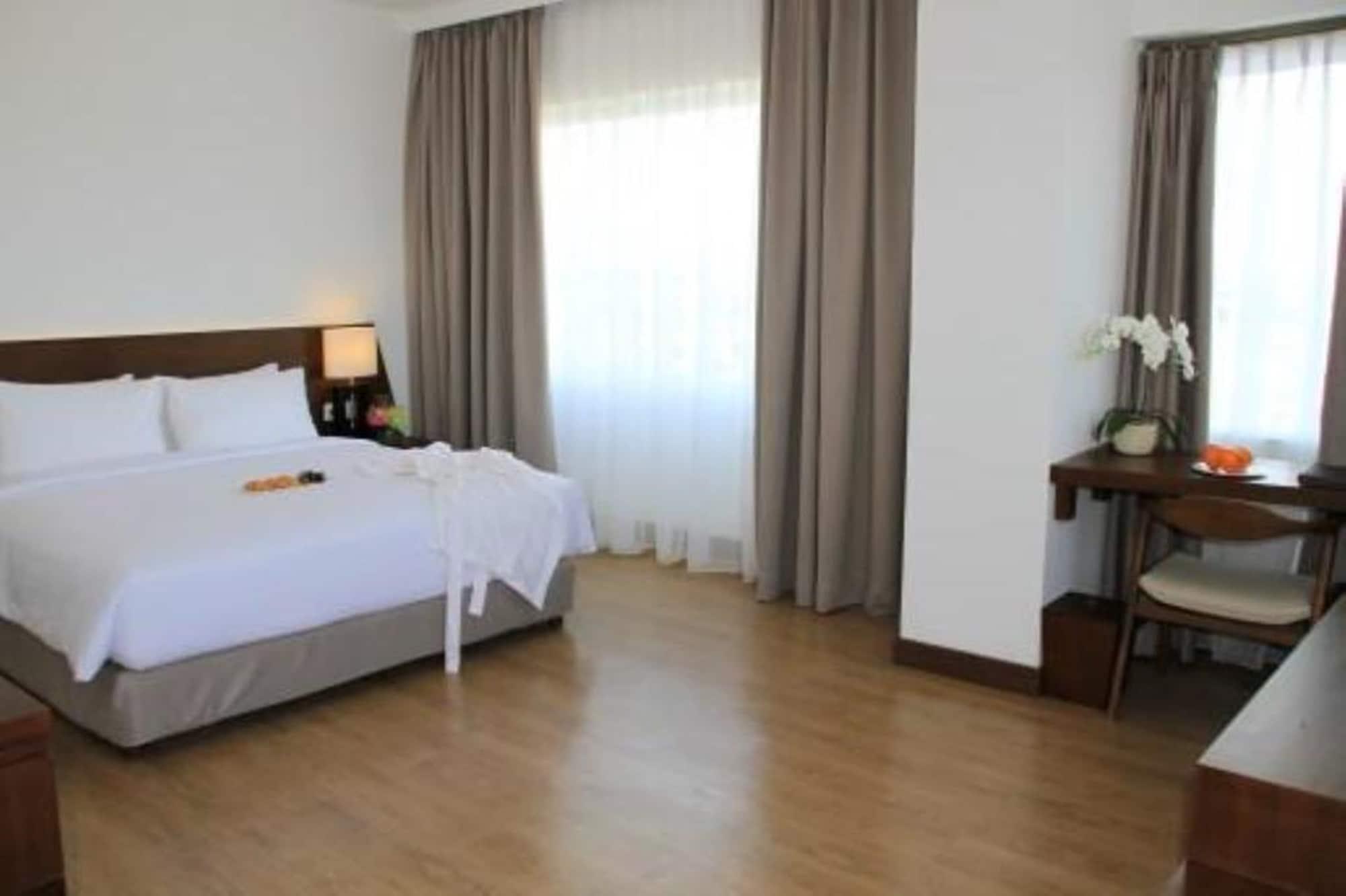D'Primahotel Tangerang Exterior photo