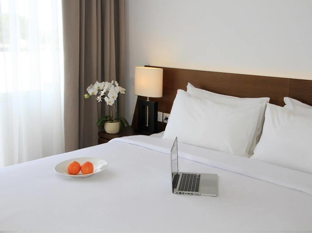 D'Primahotel Tangerang Exterior photo
