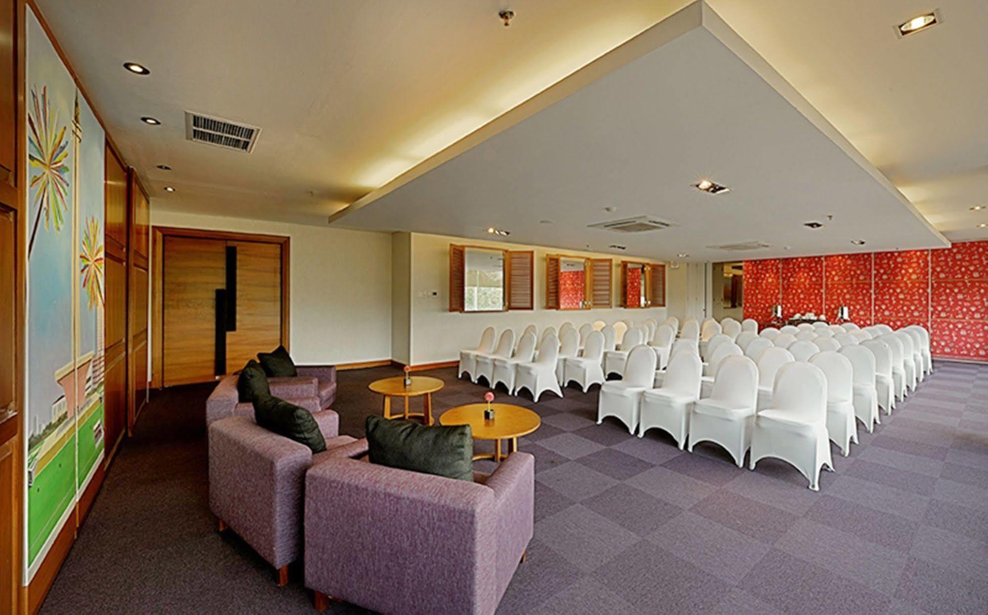 D'Primahotel Tangerang Exterior photo